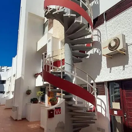 Spacious With Pool In Arona 190m² Air Conditioning أرونا