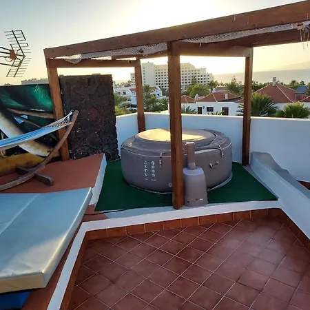 Spacious With Pool In Arona 190m² Air Conditioning أرونا