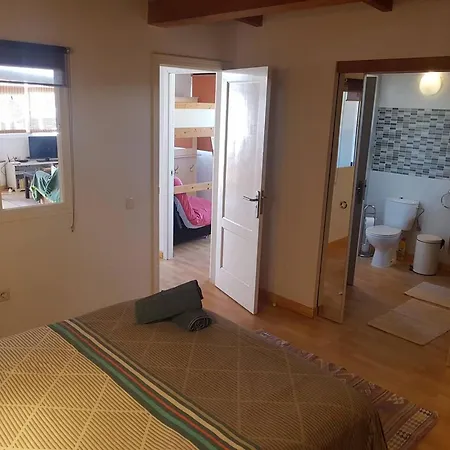 Spacious With Pool In Arona 190m² Air Conditioning أرونا